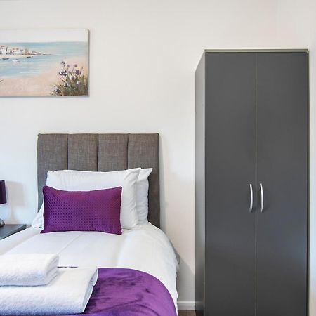 Onsitestays - Cosy 2-Bedroom Apartment With Private Entrance & Long Stay Prices Gravesend Kültér fotó