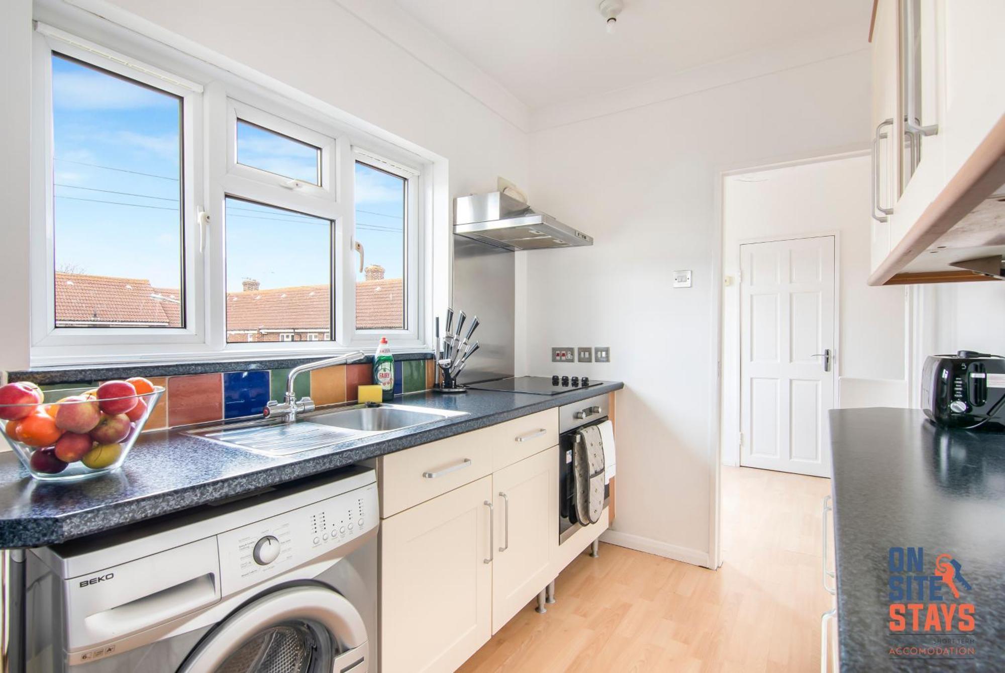 Onsitestays - Cosy 2-Bedroom Apartment With Private Entrance & Long Stay Prices Gravesend Kültér fotó