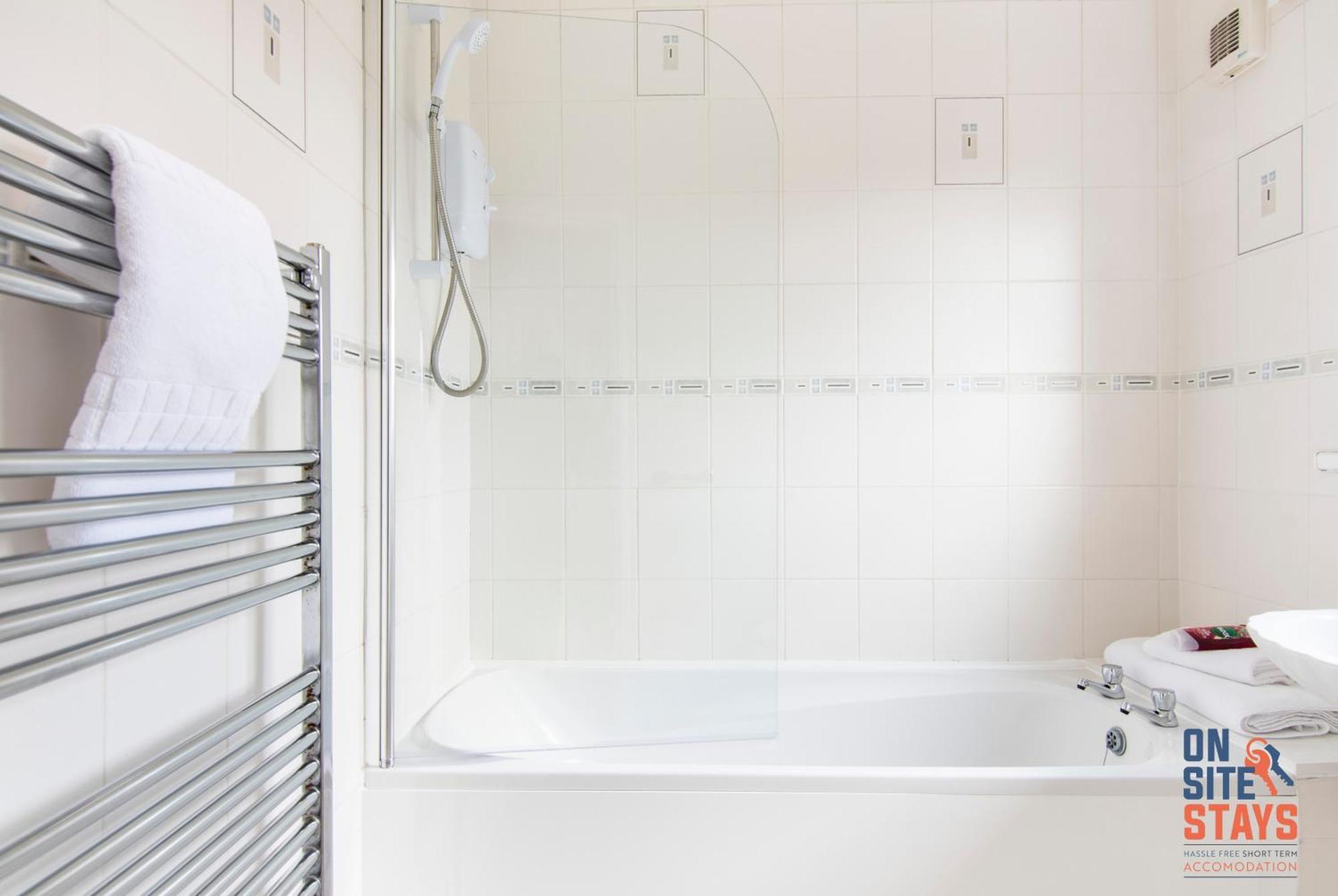 Onsitestays - Cosy 2-Bedroom Apartment With Private Entrance & Long Stay Prices Gravesend Kültér fotó